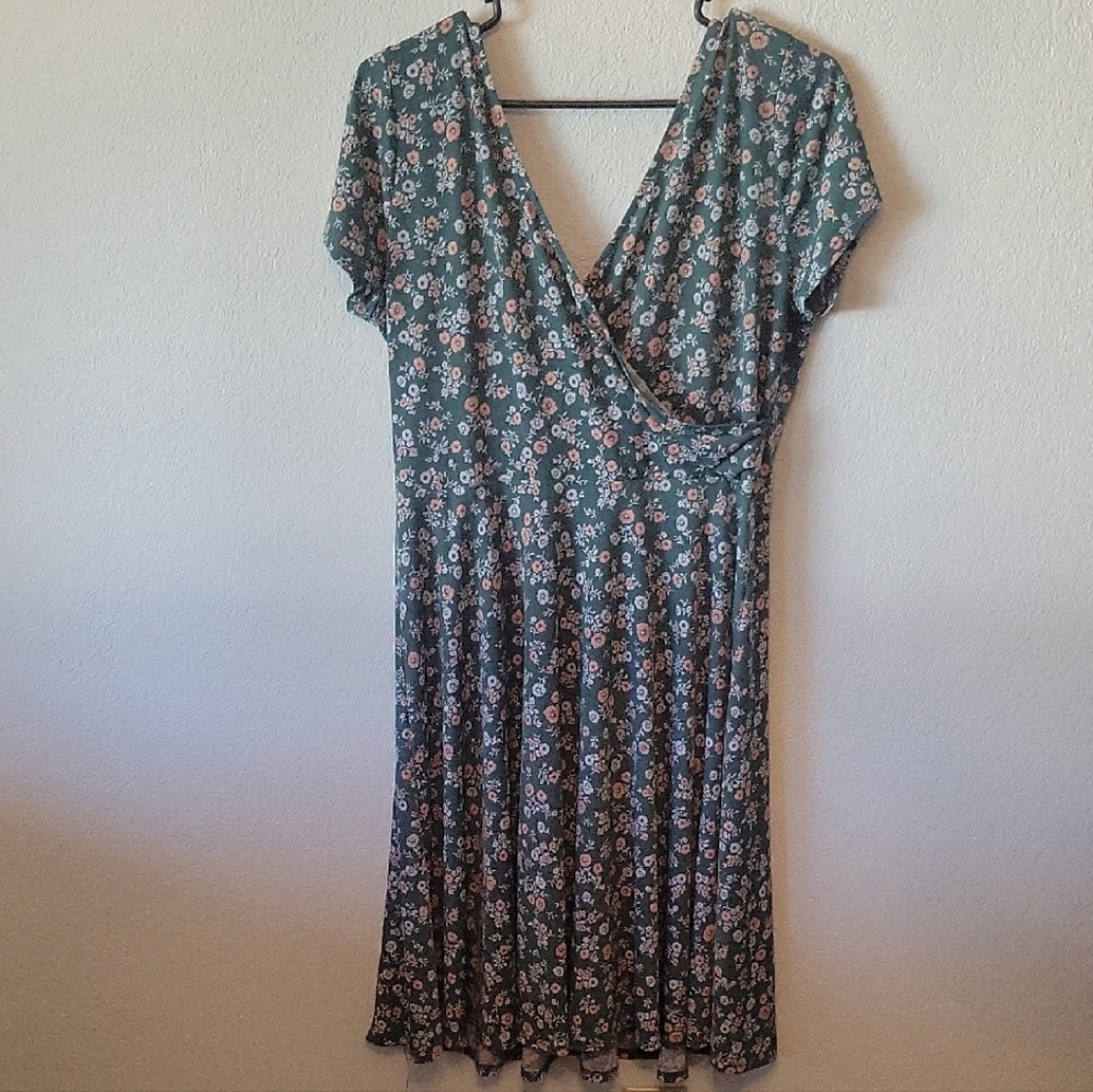 Kaileigh Green Flutter Sleeve Wrap Midi Dress